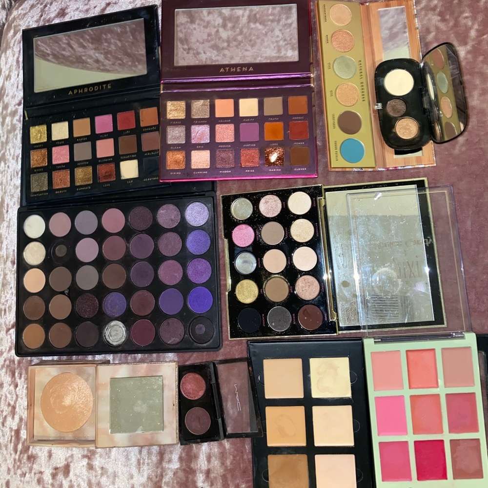 Makeup bundle